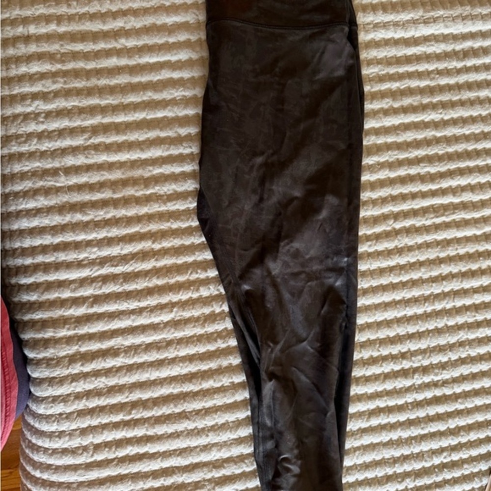 Lululemon Train High Rise 25 Matte Foil Leggings